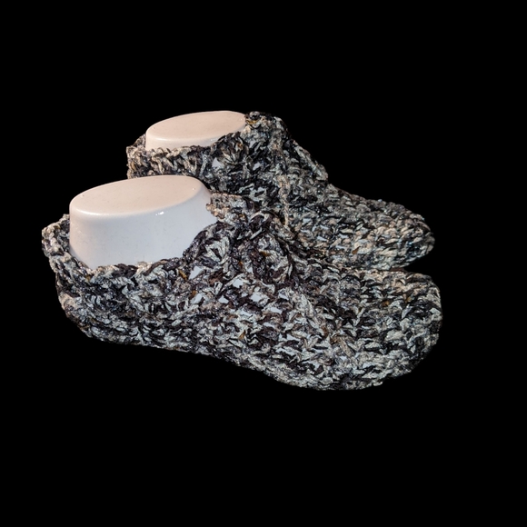 Variegated Black/Silver Sparkle Handmade Anklet Crochet Slippers Size 7/8 - Picture 2 of 3